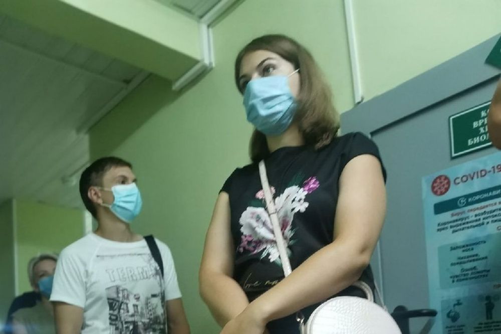 Сотрудники Роспотребнадзора призывают нижегородцев носить маски из-за гриппа