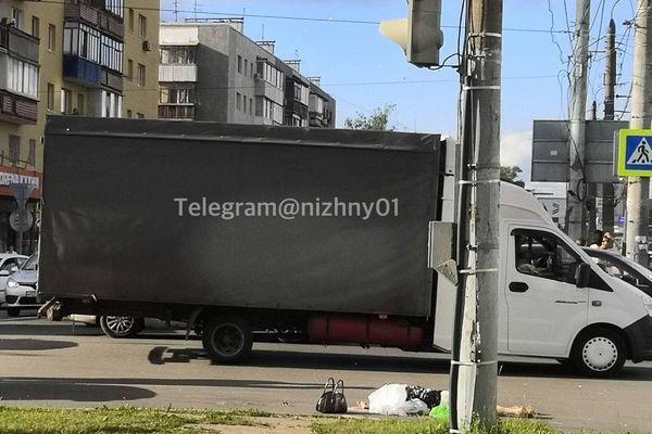 85-летняя женщина погибла под колесами грузовика в Нижнем Новгороде
