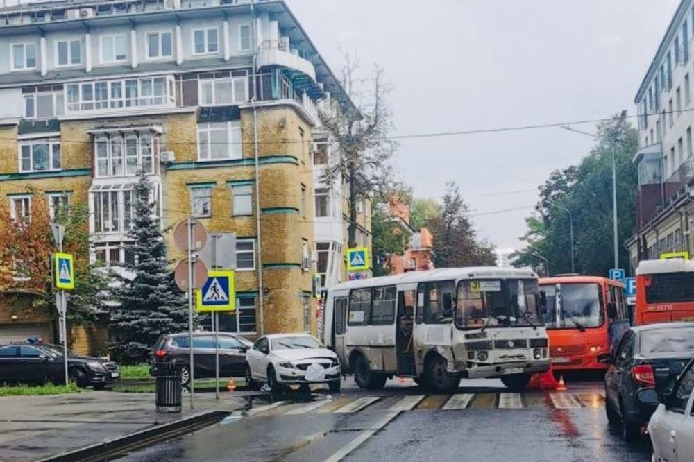 Фото Нижегородская прокуратура заинтересовалась ДТП с маршруткой на Минина - Новости Живем в Нижнем