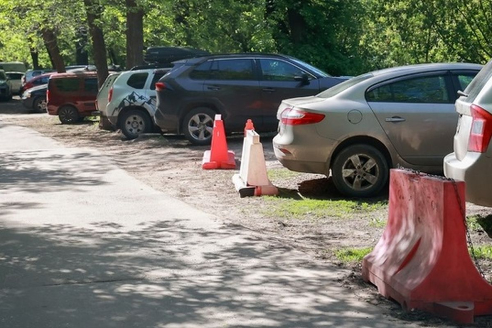 Свыше 480 протоколов составили за парковку на газонах в Нижнем Новгороде