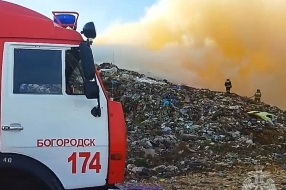 Огонь охватил еще один мусорный полигон в Нижегородской области