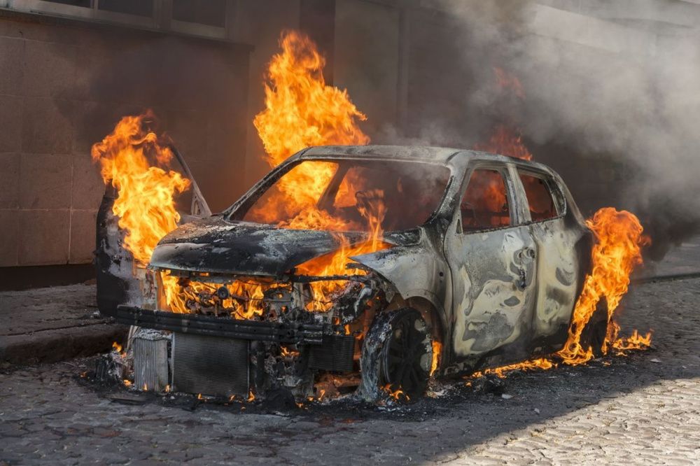 Легковой автомобиль сгорел на проспекте Свердлова в Дзержинске