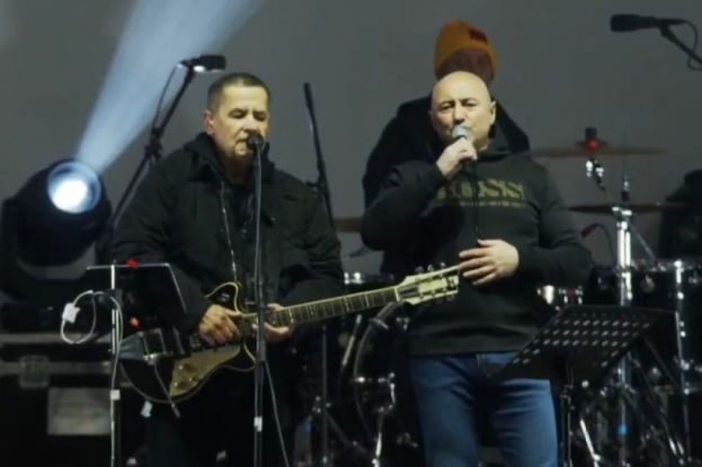  Нижегородский сенатор Вайнберг выступил на одной сцене с «Любэ» в День народного единства