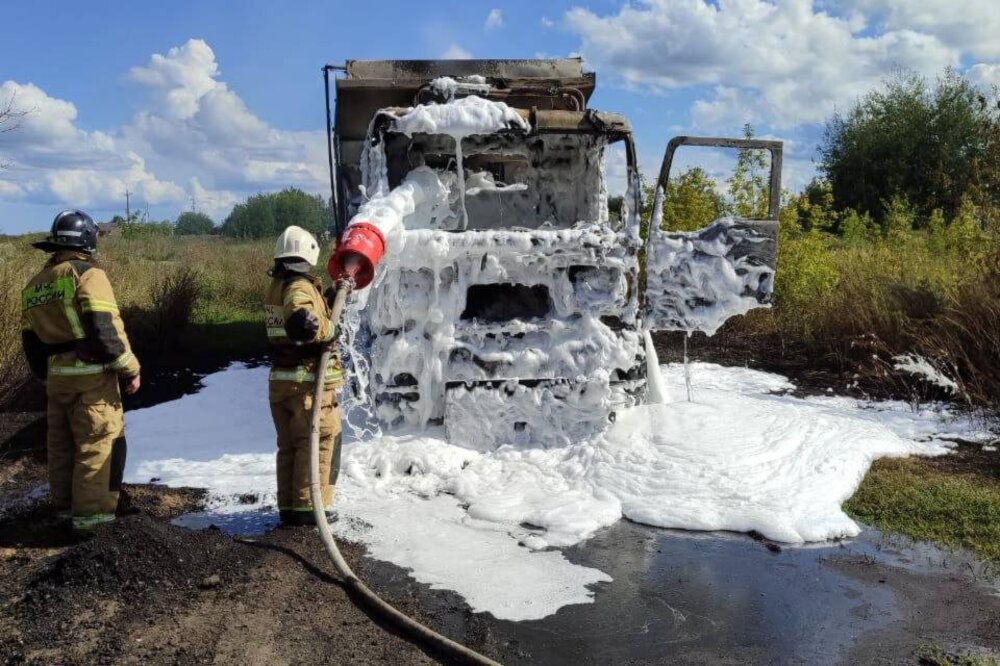 Водитель погиб при возгорании самосвала в Нижегородской области 