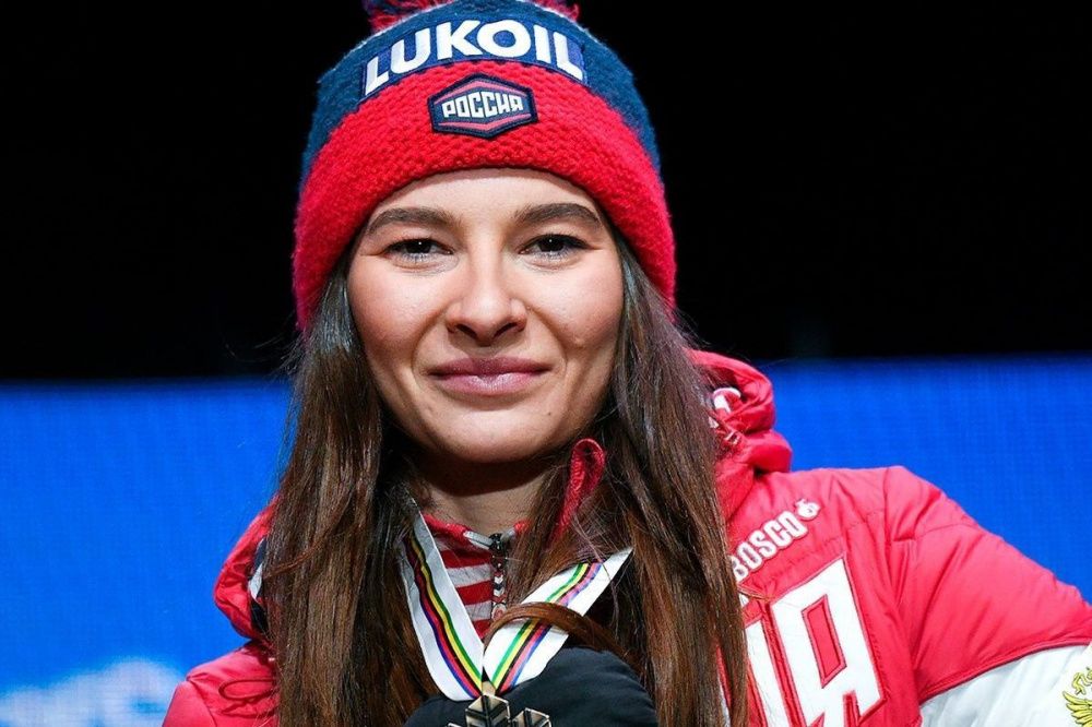 Российская сборная первые за 16 лет получила олимпийскую медаль по скиатлону