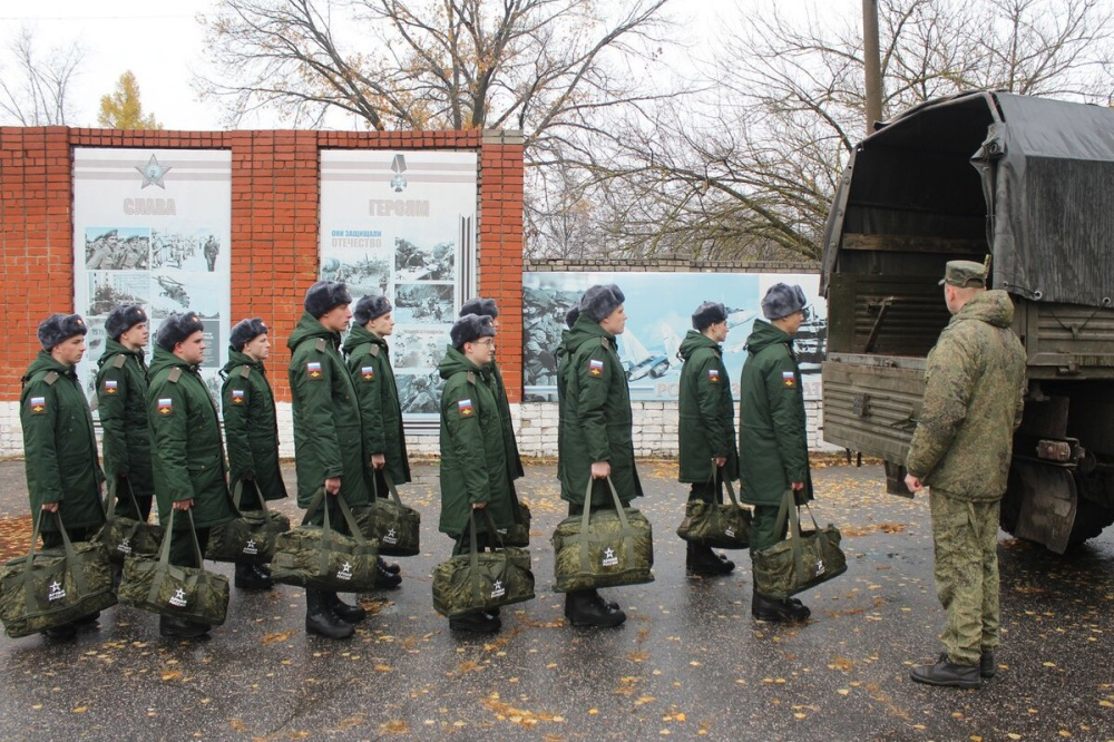 Фото Более 200 нижегородцев отправились на службу с начала весеннего призыва - Новости Живем в Нижнем
