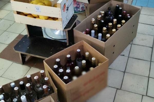 Более 300 единиц алкогольной продукции изъято в магазине в Кстовском районе