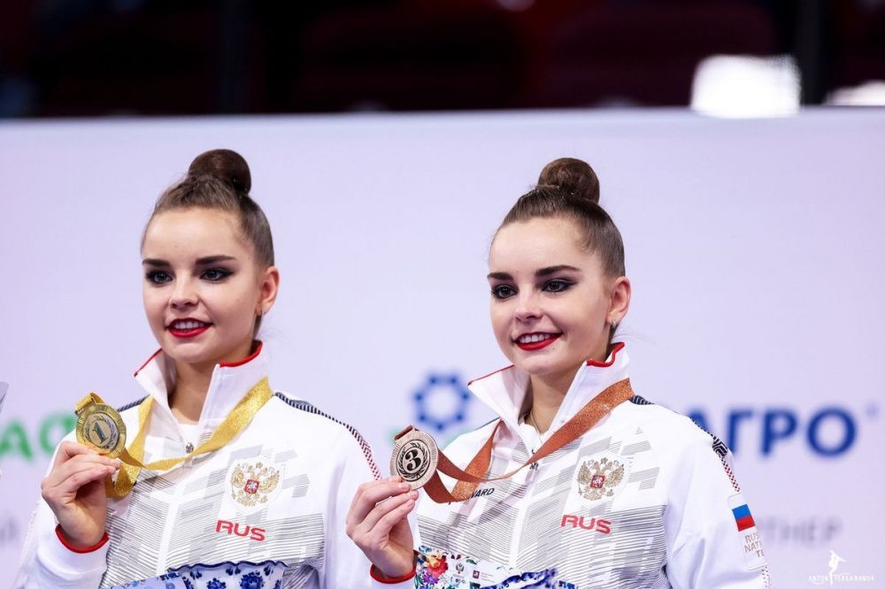 Нижегородские гимнастки Дина и Арина Аверины завоевали семь медалей на этапе Гран-при