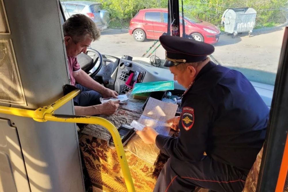 Двум нижегородским перевозчикам вынесли предупреждение за нарушение расписания