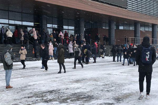 Более тысячи посетителей и сотрудников экстренно эвакуировали из ТЦ «Небо» в Нижнем Новгороде 5 февраля