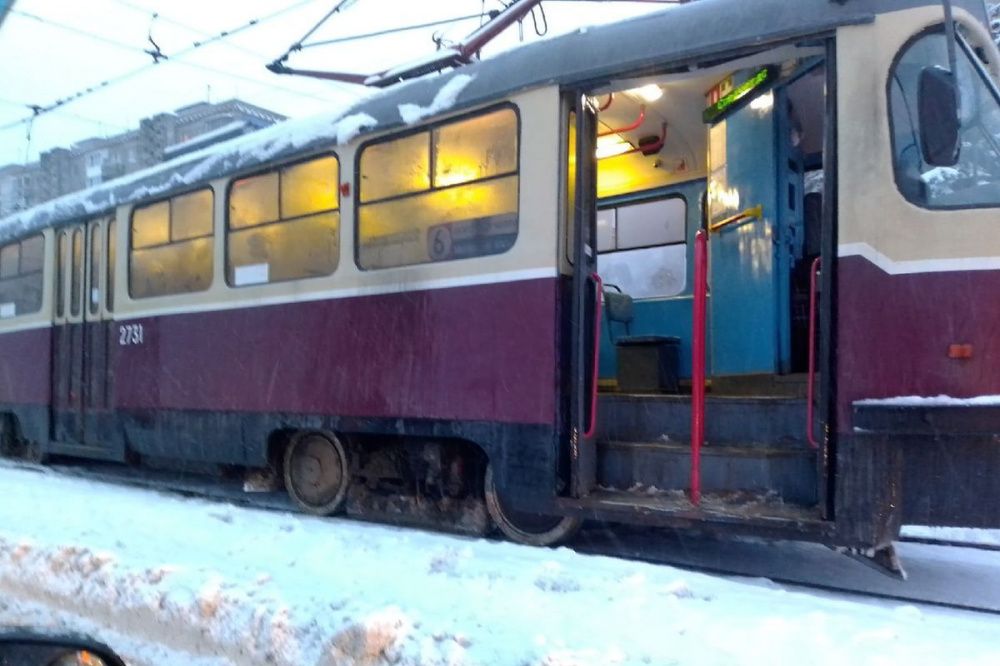 Трамвай сошёл с рельсов на станции Варя в Нижнем Новгороде 8 декабря