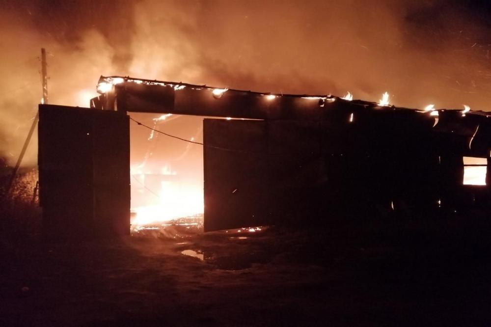 Склад с пиломатериалами сгорел ночью в Ардатовском районе