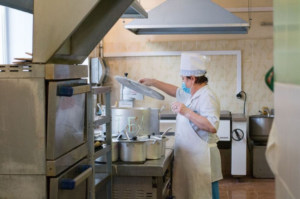 Контроль за школьным питанием в Нижнем Новгороде усилили после отравления учеников гимназии