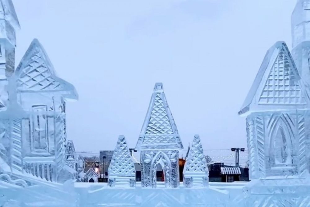 Фото Лабиринт из 118 ледяных блоков открыли на Нижегородской ярмарке - Новости Живем в Нижнем