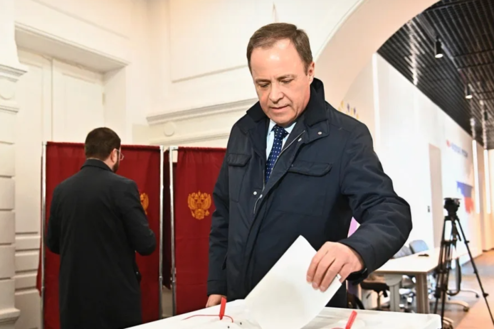 Полпред президента в ПФО Комаров проголосовал на выборах 15 марта 