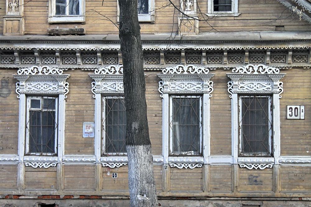 Раскритикованный специалистами подрядчик займется реставрацией дома на улице Короленко
