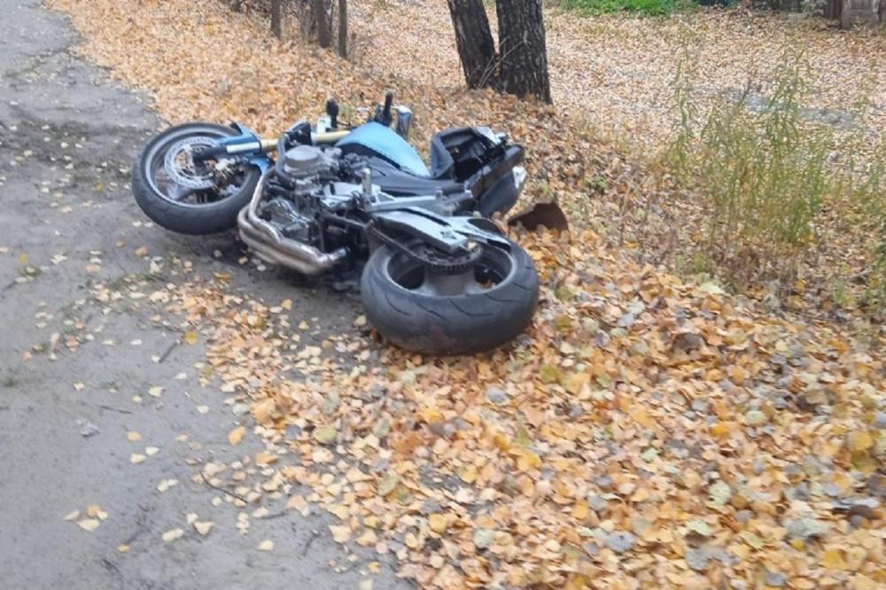 Мотоциклист врезался в дерево в Сарове