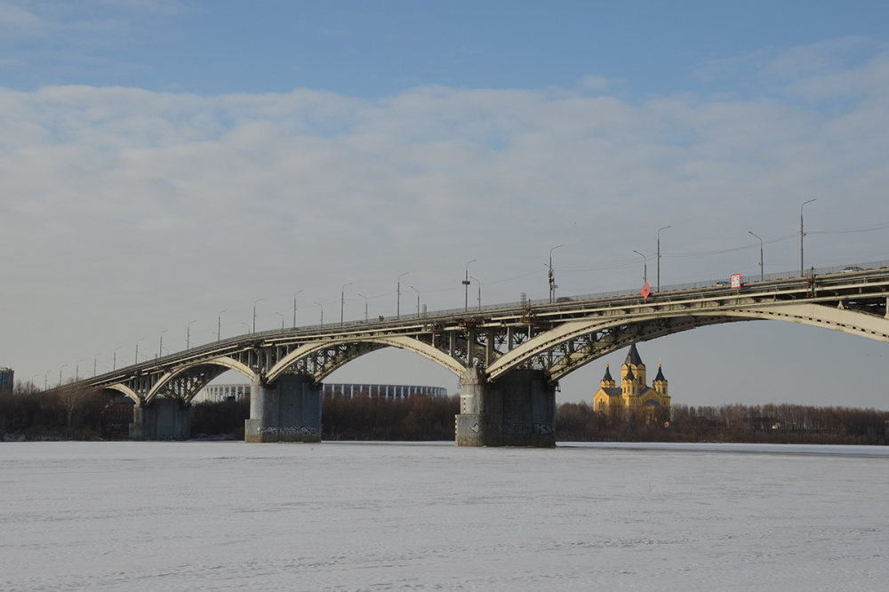 Нижегородцы обратили внимание на трещины на опорах Канавинского моста