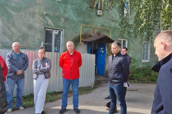 Очередное совещание по поводу восстановления сгоревшего дома на улице Дубравной в Нижнем Новгороде.