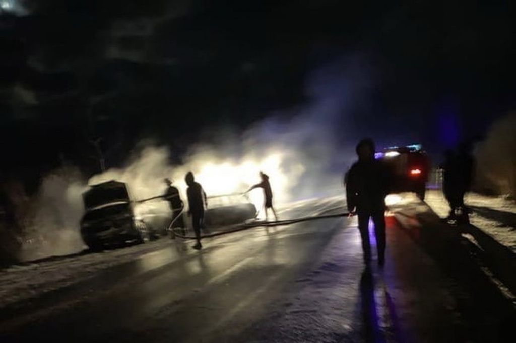 Микроавтобус и легковушка сгорели в результате ДТП под Кулебаками в Нижегородской области.