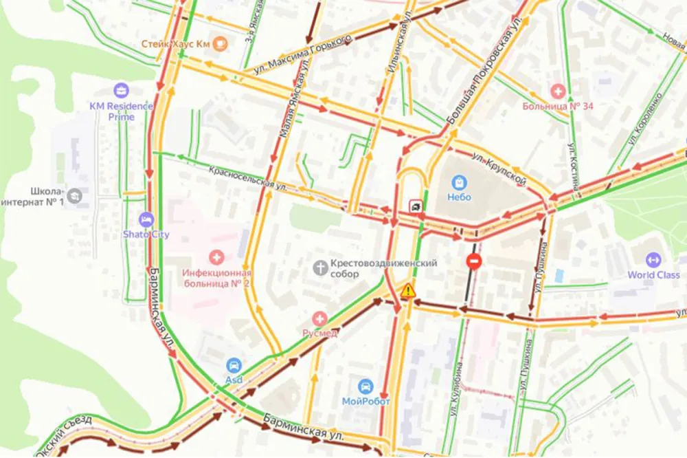Большие пробки образовались в районе площади Лядова из-за ДТП вечером 28 марта