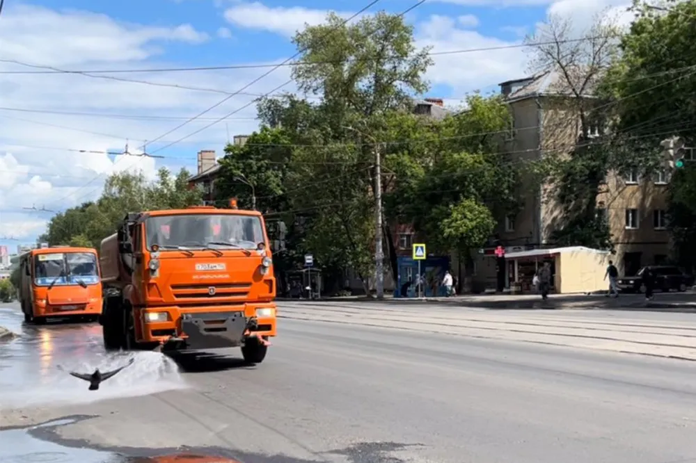 Дороги орошают до трех раз в сутки в Нижнем Новгороде в жаркую погоду