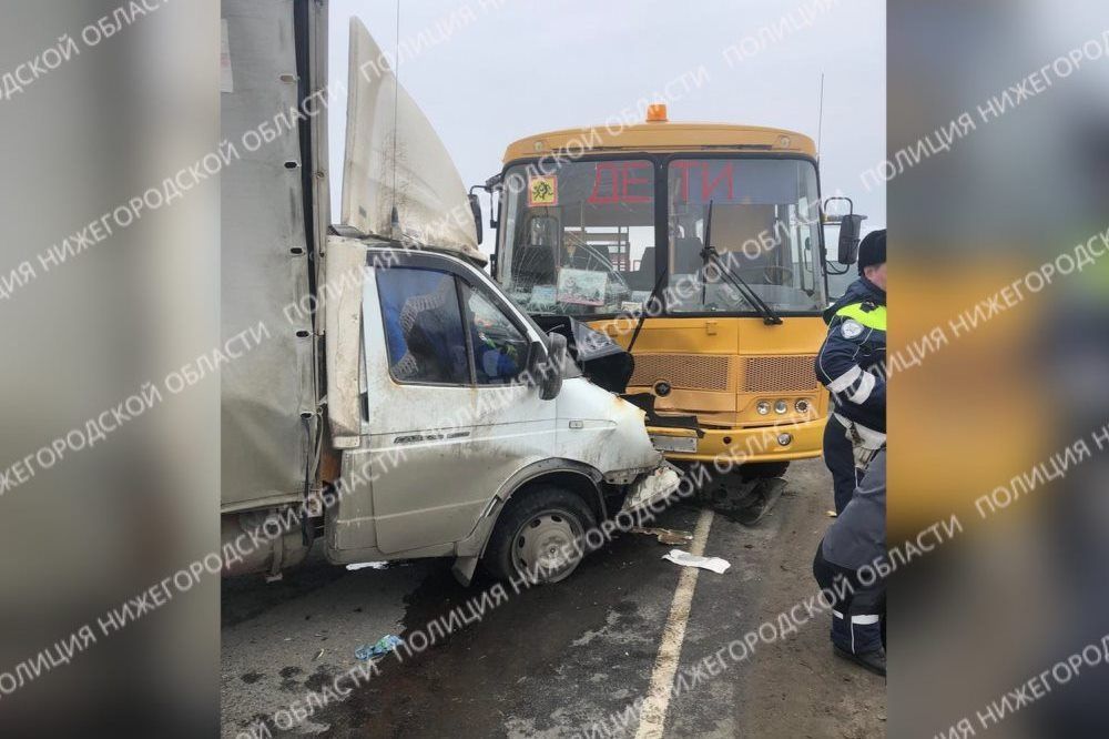 Детский автобус с 20 пассажирами попал в ДТП в Кстовском районе