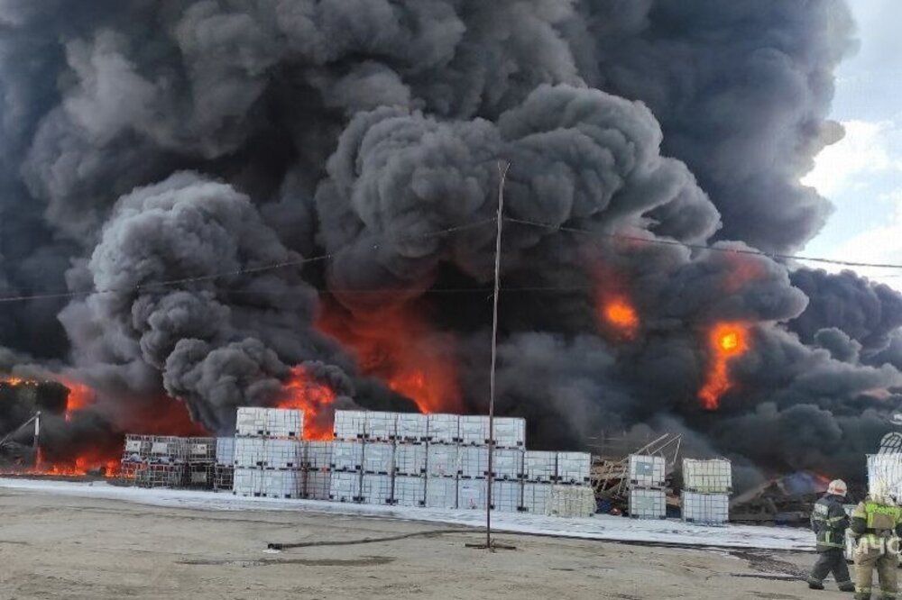 Фото Глеб Никитин взял на контроль ситуацию с пожаром в промзоне Дзержинска - Новости Живем в Нижнем