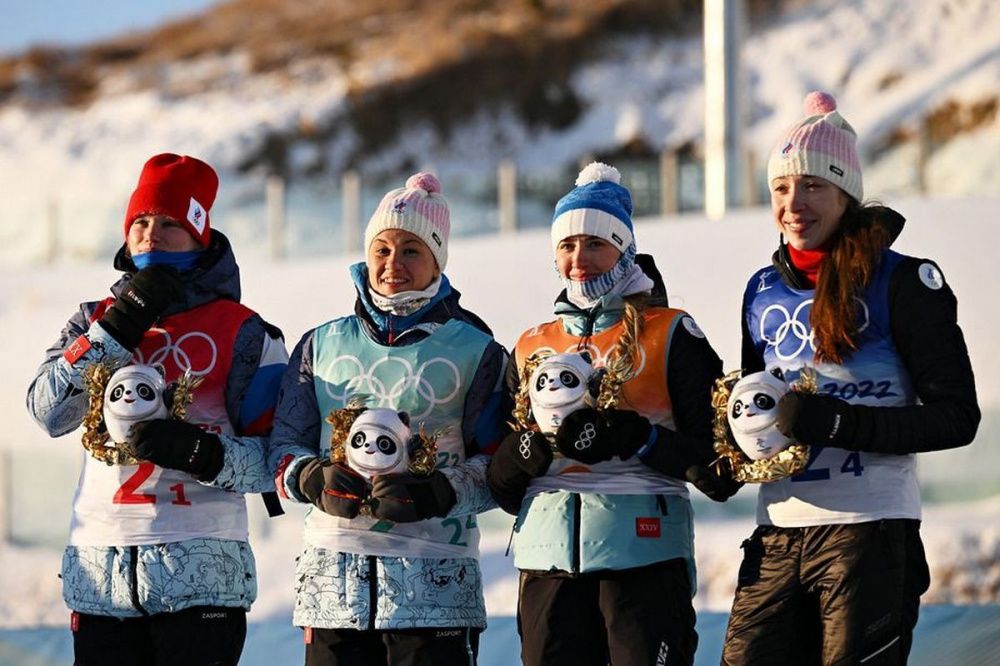 Женская сборная России по биатлону выиграла серебро в эстафетной гонке на Олимпиаде в Пекине