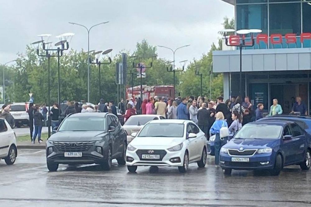 Фото Посетителей ТЦ «Индиго» эвакуируют в Нижнем Новгороде - Новости Живем в Нижнем