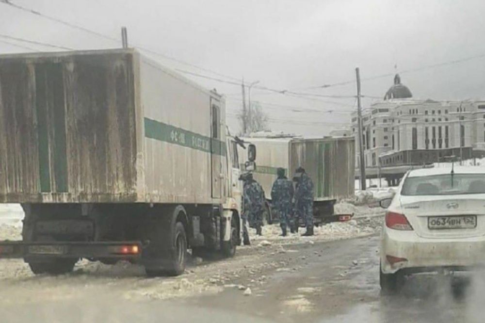 Автозак с арестантами попал в ДТП на Окском съезде в Нижнем Новгороде