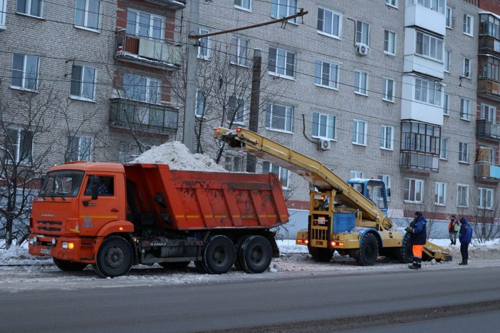 Работы по вывозу снега завершаются в Дзержинске