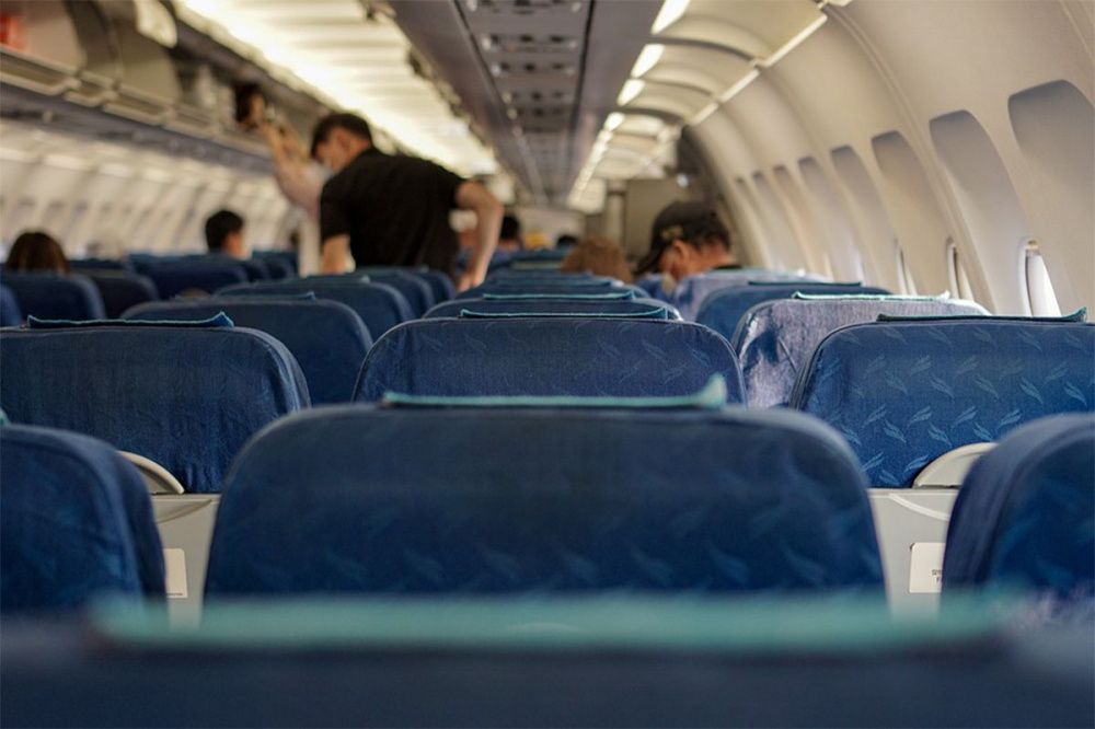Самолет совершил вынужденную посадку в Нижнем Новгороде из-за плохого самочувствия пассажира