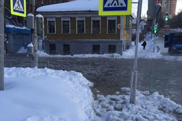 Последствия коммунальной аварии устранили на улице Ковалихинской в Нижнем Новгороде