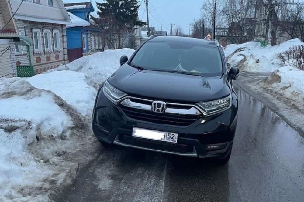 Фото Нижегородцы негодуют из-за бросившего автомобиль посреди дороги депутата - Новости Живем в Нижнем