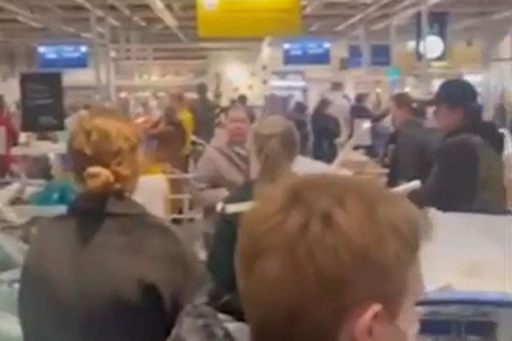 Нижегородцы выстроились в огромные очереди в магазине IKEA 3 марта