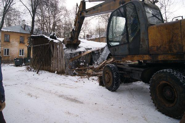 Администрация Нижнего Новгорода выделила более 3,5 млн рублей на снос аварийных сараев