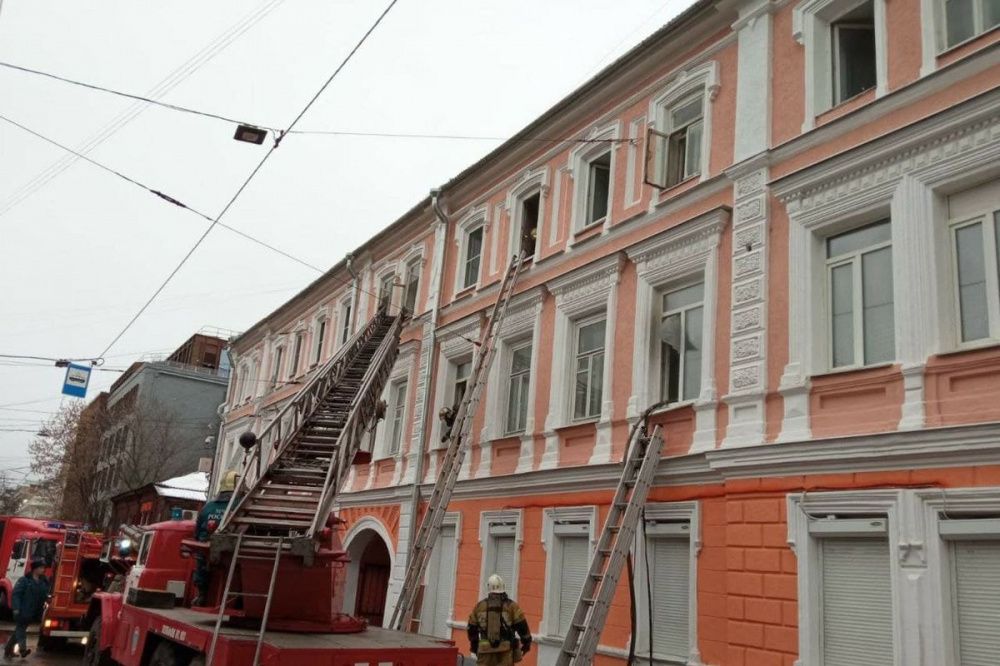 Пять человек спасены при пожаре в доме-памятнике в Нижнем Новгороде 28 ноября