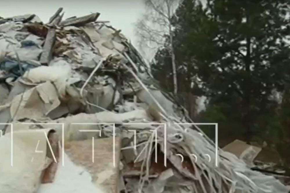 Неизвестные заваливают строительным мусором леса в Балахнинском районе