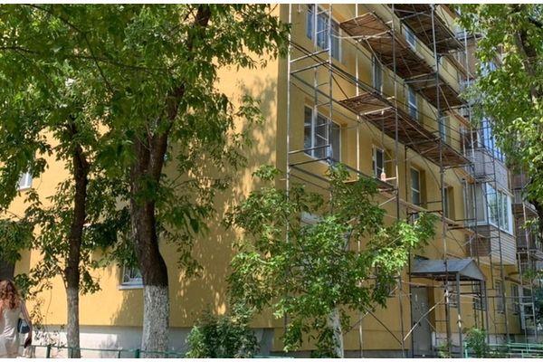 29 фасадов домов ремонтируют в Ленинском районе Нижнего Новгорода