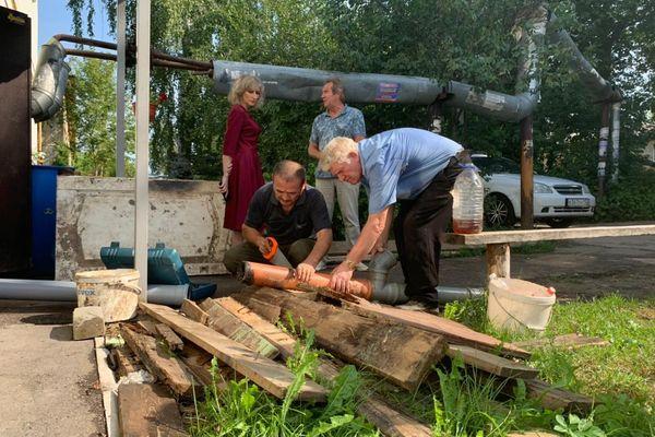 Канализацию ремонтируют в доме по ул. Лесной городок в Нижнем Новгороде