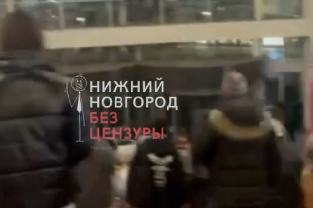 Посетителей нижегородского ТЦ «Мега» эвакуировали вечером 26 марта
