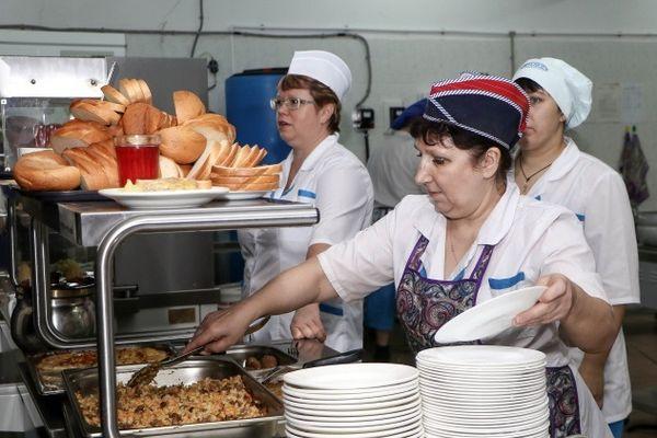 Нижегородской области выделили 1,2 млрд рублей на бесплатные питание школьников и лекарства по льготам