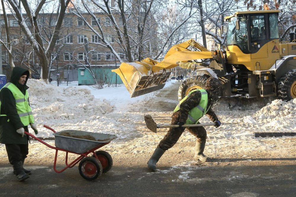 Фото АТИ оштрафует ДУКи и ТСЖ в Нижнем Новгороде за некачественную уборку снега - Новости Живем в Нижнем