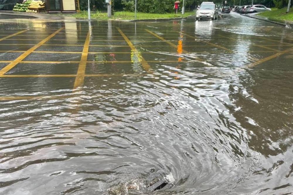 Фото Нижегородцы сообщают о затопленных улицах и стадионе после дождя 29 июля - Новости Живем в Нижнем