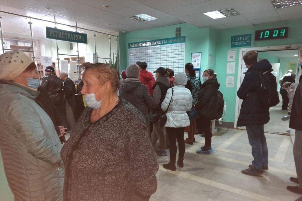 Нижегородцы пожаловались на огромные очереди в поликлинике №37 на Автозаводе