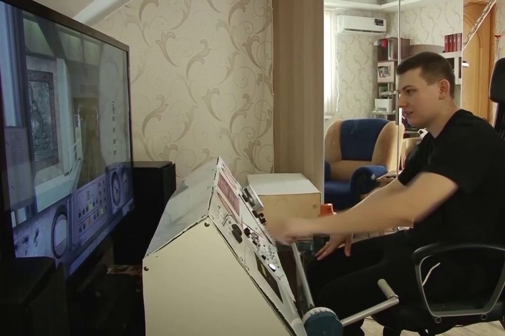 Нижегородский студент Никита Еремеев собрал дома пульт управления поездом метро