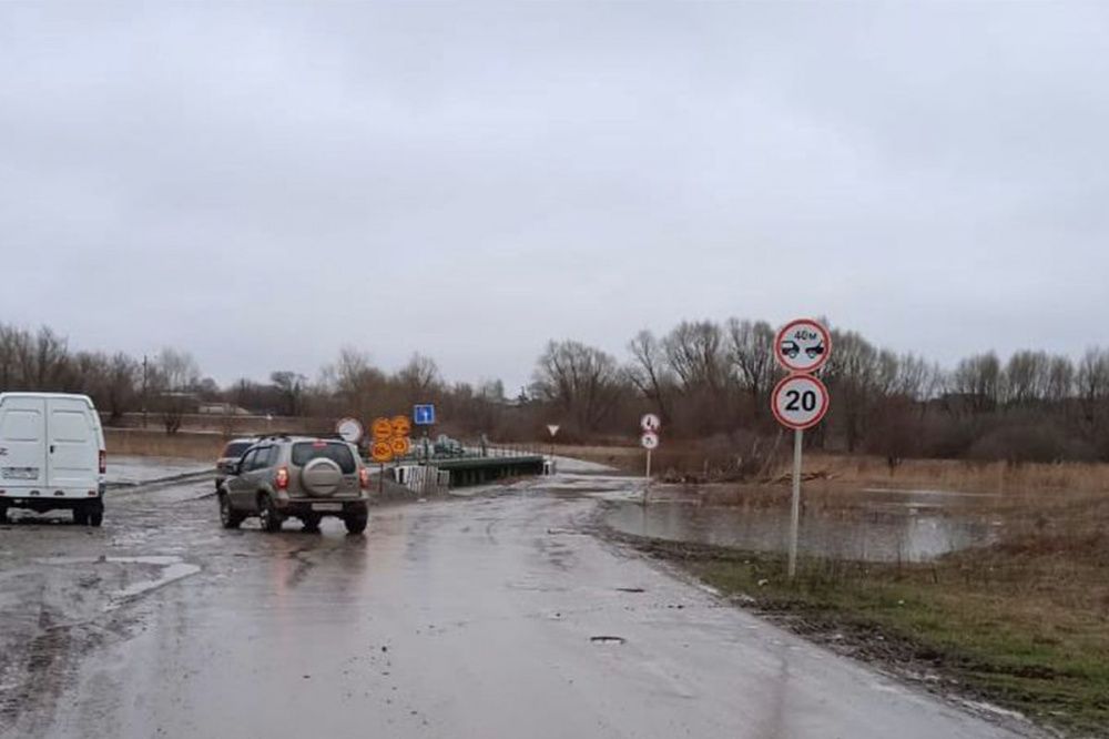 Низководный мост через Пьяну затопило в Сергачском районе Нижегородской области
