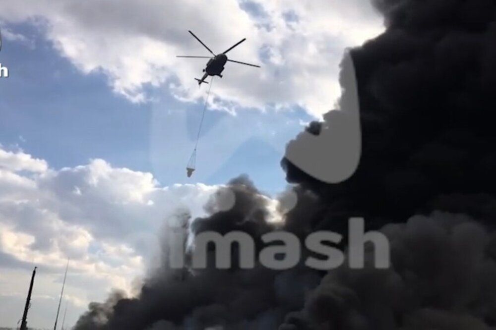 Вертолет Ми-8 начал тушить пожар в Дзержинске