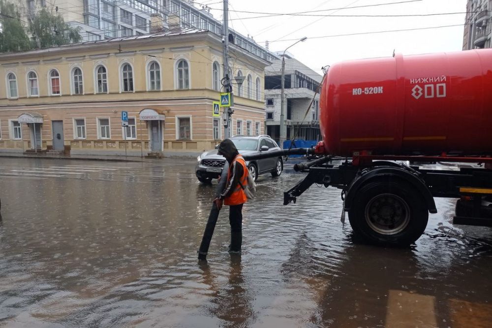 Фото Техника для откачки воды дежурит у мест подтоплений в Нижнем Новгороде - Новости Живем в Нижнем